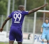 Van Holsbeeck gaat in op het moment waarop de supertransfer van Okaka niet doorging: "Met zijn pet en jeans in de zetel weigerde hij een nettoloon van 5 miljoen euro..."