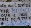 Supporters Club Brugge nemen het op voor Butelle met spandoek dat voor zich spreekt