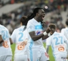 Overzicht buitenland: Schalke doet slechte zaak, Marseille pakt deugddoende zege, Leicester sleept replay uit de brand
