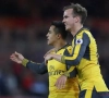 Arsenal heeft handen vol met laagvlieger, maar wipt na fraaie goals van Alexis en Özil over Lukaku en co (mét beelden!)