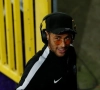 ? Zo doet Neymar dus zijn opwarming: beetje Maradona-freestylen en even uithalen