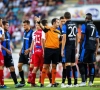 Aanvaller is meteen de gebeten hond bij Clubfans: "Daarom moeten ze hem dus verkopen" en "Kalf, laat zich altijd vangen"