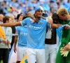 Zelfspottende Kompany spreekt toeschouwers toe voor testimonial game