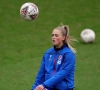 🎥 Positief nieuws om dag mee af te sluiten: spelletje met WC-papier tussen Engelse voetbalsters gaat tot grote hilariteit mis