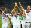 Schreeuw om verbannen wereldkampioenen terug international te maken klinkt steeds luider in Duitsland: zelfs Schweinsteiger en Özil mengen zich in debat