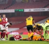 🎥 Engels voetbal maakt zich grote zorgen: Mexicaanse spits blijft angstvallig stil liggen bij ernstige hoofdblessure