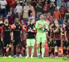 Ai ai De Cuyper! Rode Duivel loopt blessure op na duw tegen reclamborden