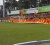 "Trotseert de hinderpalen": erg duidelijk statement van (waanzinnig veel) Mechelse fans in Lommel