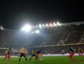 ? "Mag-ni-fiek" en "Kippenvel": spelers en trainer vol lof over hoe fans Mechelen hun ploeg hart onder riem steken na 0 op 18