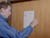 ? Spelers Club Brugge spelen benefietmatch met kinderen, Wesley deelt gele kaart uit voor... elleboogje