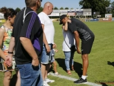 📷 Kompany laat zich direct van grootste kant zien en troost ouders overleden Anderlecht-fan