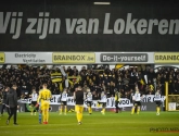 Opvallend: spelers Sporting Lokeren gingen na de wedstrijd meteen naar binnen, maar kwamen daarna terug het veld op