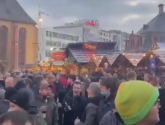 🎥 LIVE: Antwerp-fans feesten, Frankfurt-politie massaal aanwezig
