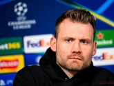 Simon Mignolet wijst Koen Casteels terecht na zijn onverwachte afscheid bij de Rode Duivels 