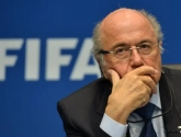 Blatter krijgt steun van Poetin en gaat in crisismeeting