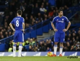 Chelsea-spelers met elkaar op de vuist