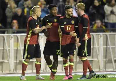 🎥 Hij kan het nog steeds: ex-Rode Duivel knalt bal droogjes in de winkelhaak