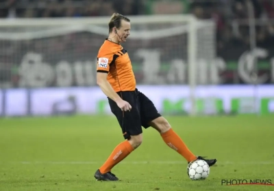 Dit heeft ex-scheidsrechter Gumienny te zeggen over rode kaart voor Dennis Praet