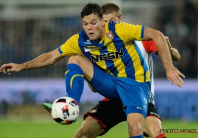 OFFICIEEL: Sporting Lokeren haalt nieuwe spits, die jeugdopleiding bij KAA Gent en Ajax kreeg