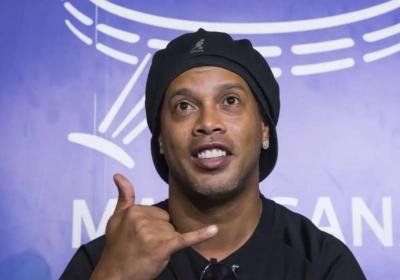 'Ronaldinho maakt sensationale comeback ... bij derdeklasser'
