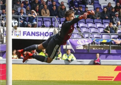 Voormalige doelman van Anderlecht en Genk kroont zich tot promotieheld in Nederland