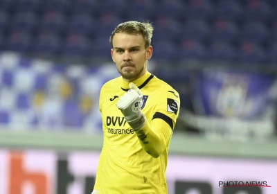 🎥 Voormalige Anderlecht-speler zorgt voor blunder van de avond in Europa League