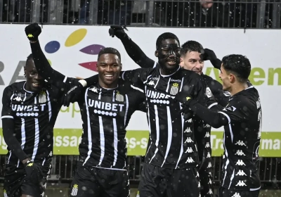 Voormalig spits van Charleroi gaat door het lint tijdens WK-kwalificaties