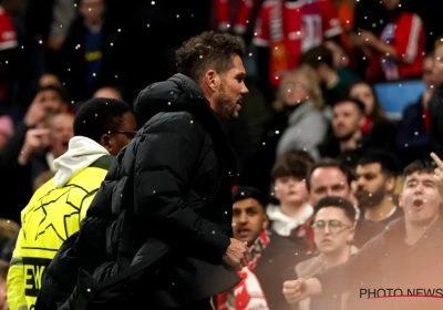🎥 Diego Simeone gaat helemaal over de rooie (en krijgt ook rood) na confrontatie met Liverpool-fans