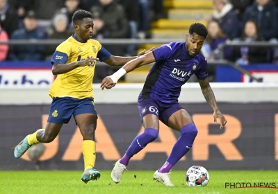 Ex-Anderlecht-sterkhouder zoekt oplossing na héél zware kritiek van zijn coach 