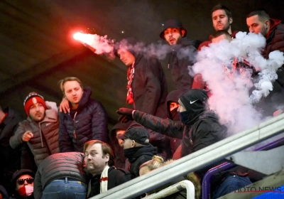 Anderlecht-hooligans drijven hoogspanning verder op: bus van Standard beklad
