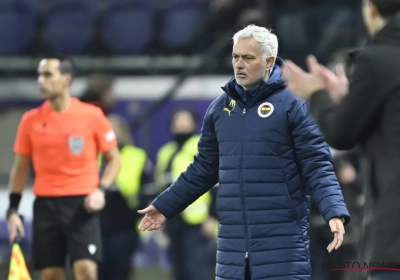 Dat moet een JPL-coach niet proberen: José Mourinho laat zich helemaal gaan na nederlaag van Fenerbahçe en doet zeer straffe uitspraak