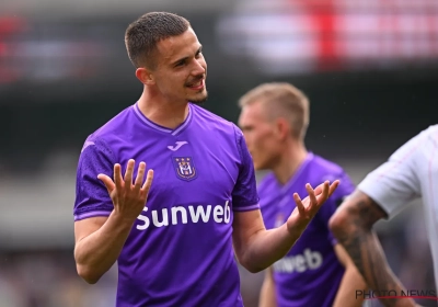 Leander Dendoncker wil iets rechtzetten dat hem enorm stoort: "Ze schieten graag op mij"