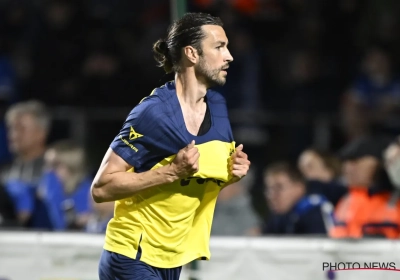 Union zet grote stap richting titel na winst tegen Genk en eerste competitiegoal Burgess, Limburgers uitgeteld na domme rode kaart