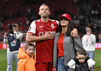 Alderweireld krijgt gedroomd afscheid op de Bosuil en was helemaal verrast door special guest