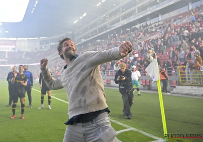 Rik De Mil zegt eerlijk wanneer feestvierder in hem naar boven komt: "Een jaar geleden was ik nog die ontslagen trainer"