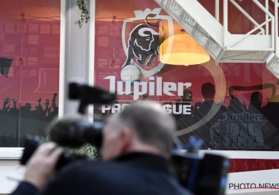 Spelersmakelaar doet boekje open over lonen: "Valse concurrentie"