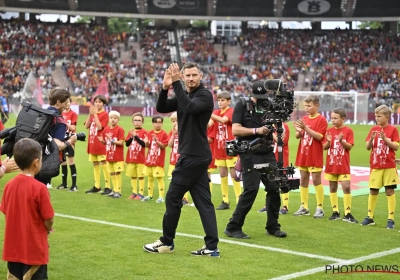 📷 Jan Vertonghen gehuldigd in stijl: kijk wat hij kreeg van de Duivels