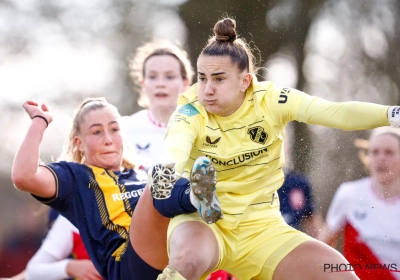 Zeer knap: Belgische doelvrouw opgenomen in elftal van het seizoen in Nederland