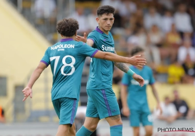 Anderlecht geeft 2-0 voorsprong helemaal uit handen in oefenmatch: zomeraanwinst vroegtijdig naar de kant na botsing
