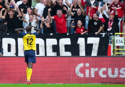 Antwerp-supporter met racistische gebaren richting Promise David meldt zich bij politie: straf is ook meteen bekend