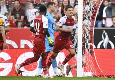 Bij Zulte Waregem reageren ze wel érg opvallend na strafschop op aangeven van de VAR