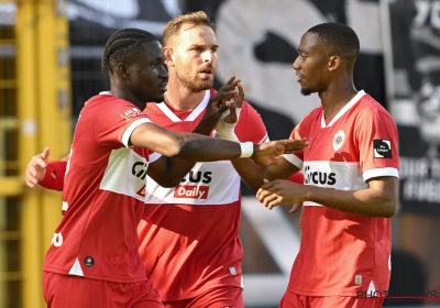 Antwerp moet blij zijn met een punt tegen Charleroi dankzij blunderende Delavallee