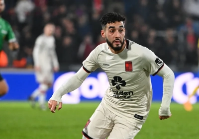 Ex-Standard-speler maakt na 4,5 maanden emotionele terugkeer op het veld: "Een hartverwarmend moment"