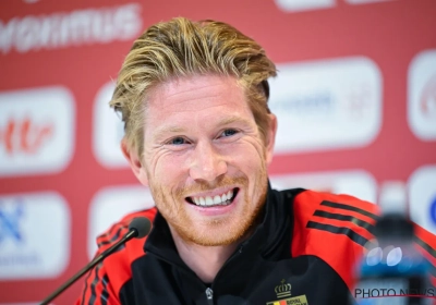 🎥 Opvolging al verzekerd? Rome, zoontje van Kevin De Bruyne, toont zijn kunstjes met knappe vijfklapper