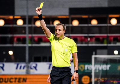 Zien we straks overal paarse en blauwe kaarten in het voetbal? Het wordt momenteel uitgetest