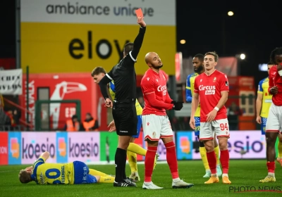 Timothé Nkada reageert plots zelf na domme rode kaart