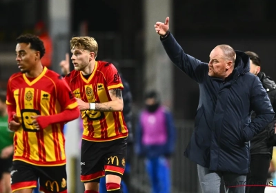 🎥 Vanderbiest licht gebeten en vloekt op nieuw probleem KV Mechelen: "Daar zakt mijn broek van af"
