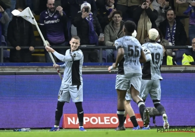 Flauw Anderlecht gaat dankzij strafschop tegen nog veel flauwer Gent naar halve finale beker