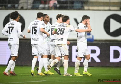 Gouden driepunter voor Cercle: ex-speler Dante Vanzeir doet KAA Gent das om in strijd om play-off 1