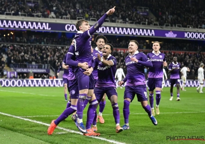 Anderlecht zo goed als zeker van Champions' Play-offs: topschutter Hazard en Cvetkovic trekken het recht